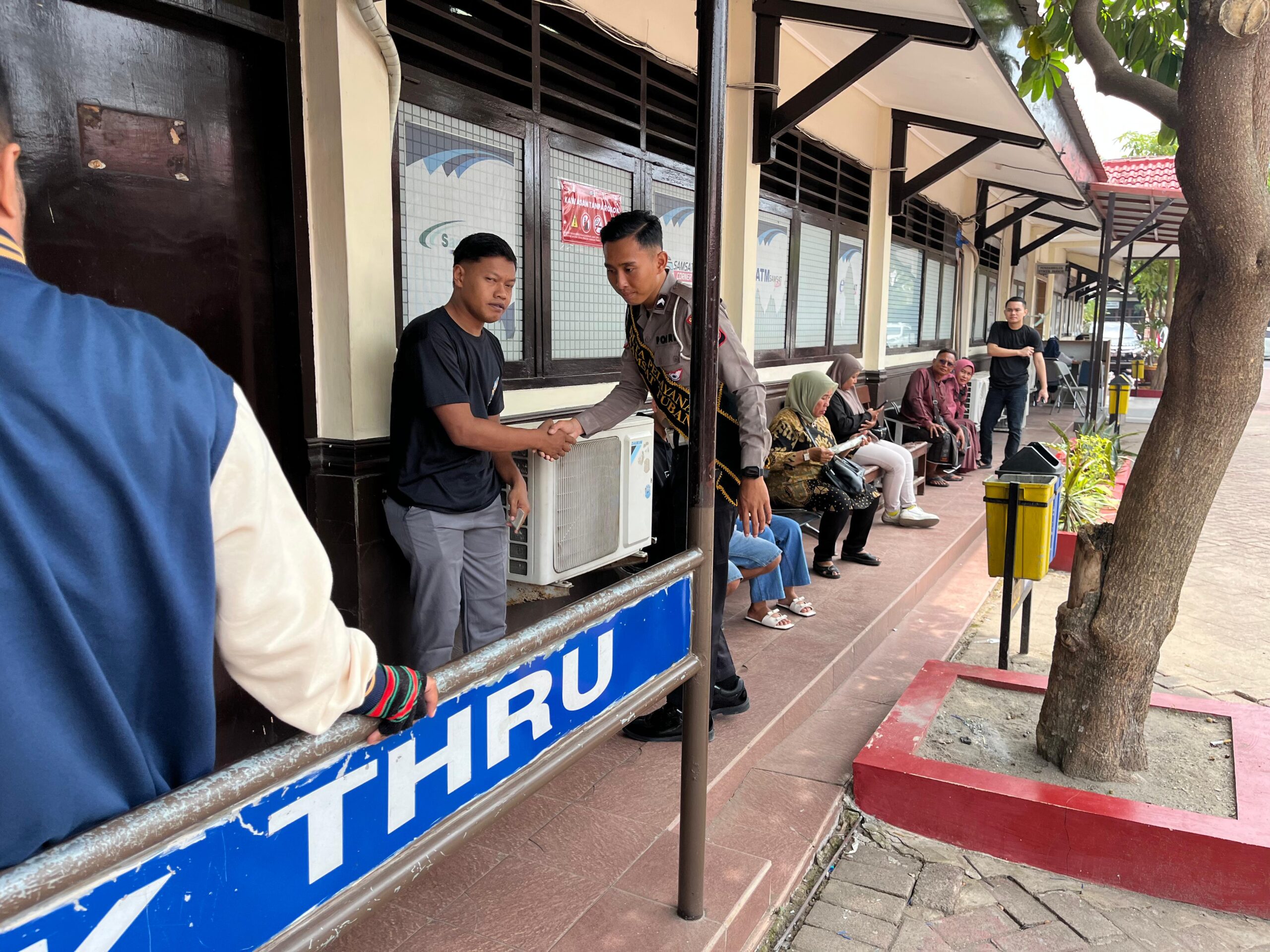 Polres Tuban Dorong Kepercayaan Publik Lewat Program Polantas Menyapa Polres Tuban Dorong Kepercayaan Publik Lewat Program Polantas Menyapa