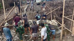 Semangat Gotong Royong Menggema di Desa Gita, Jembatan Garuda Terus Dikerjakan