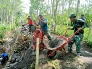 TMMD ke-128 Kodim Probolinggo Bangun TPT di Akses Dusun Klagin, Tangani 12 Titik Longsor