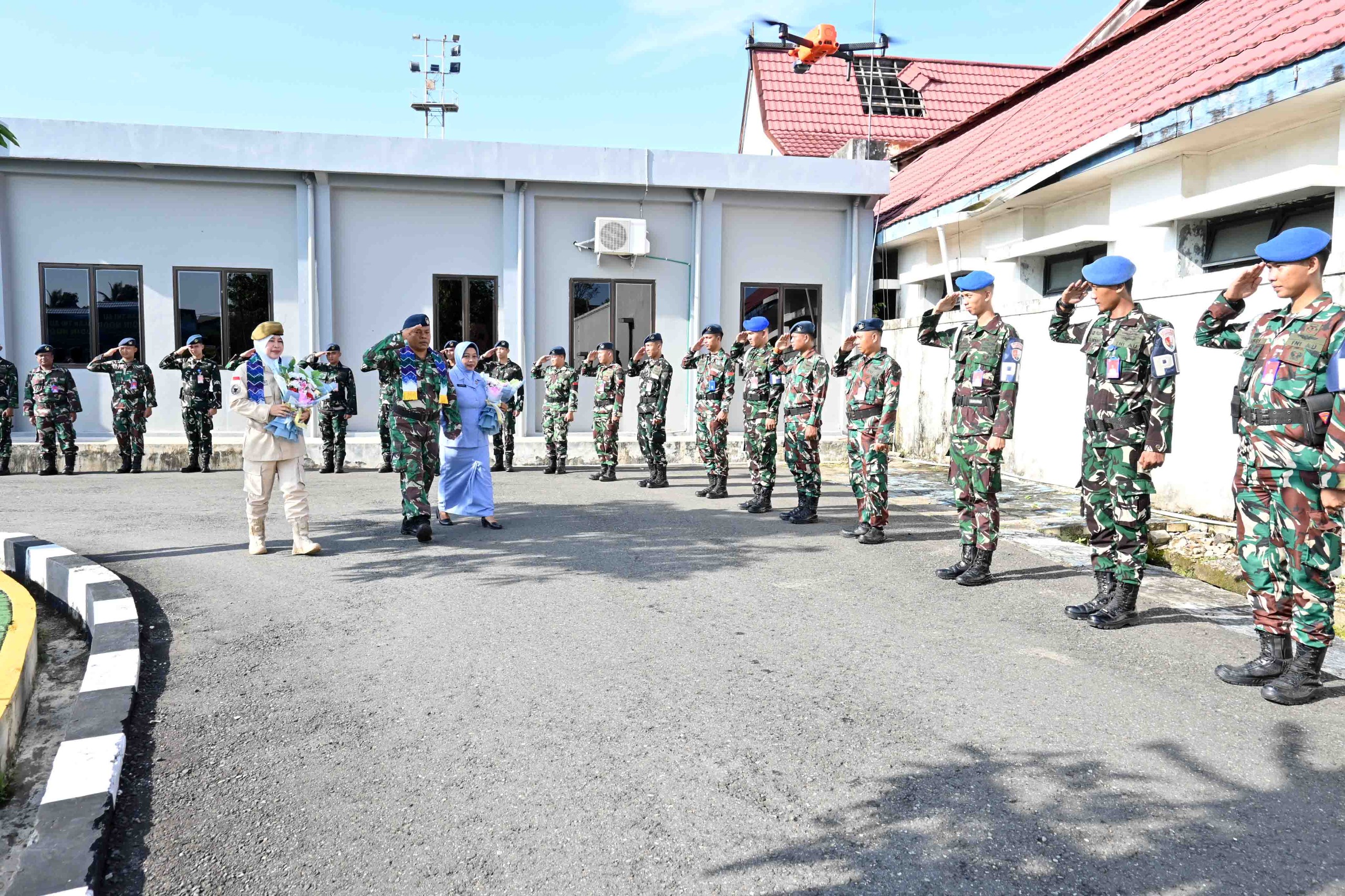 Mengakhiri Tugas dengan Kehormatan, Komandan Lanud Sjamsudin Noor Lepas Personel Terbaiknya