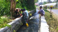 Sinergi Babinsa Dan Warga Desa Semen, Jaga Lingkungan Dan Ketersediaan Air Bersih