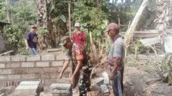 Kerja Bakti Bangun MCK Babinsa Gandean Bersama Warga, Tingkatkan Kesehatan Lingkungan