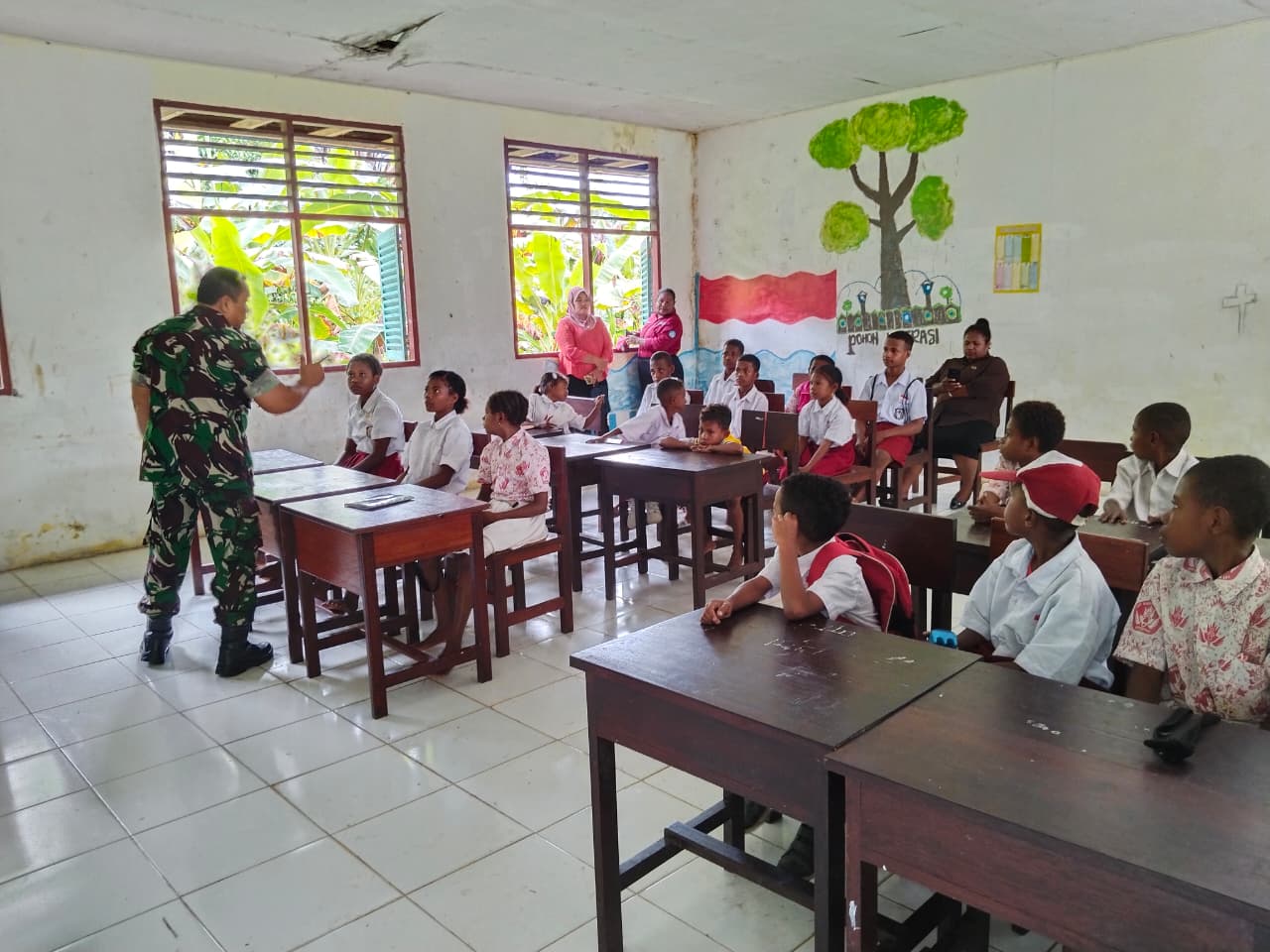 Bentengi Generasi Muda dari Bahaya Narkoba, Satgas TMMD ke-128 Kodim 1801/Manokwari Berikan Penyuluhan di SD Inpres 62 Asai