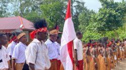 Antusiasme Tinggi Warnai Upacara Hardiknas di SD Naena Kekwa Bersama Satgas TMMD Kodim 1710/Mimika
