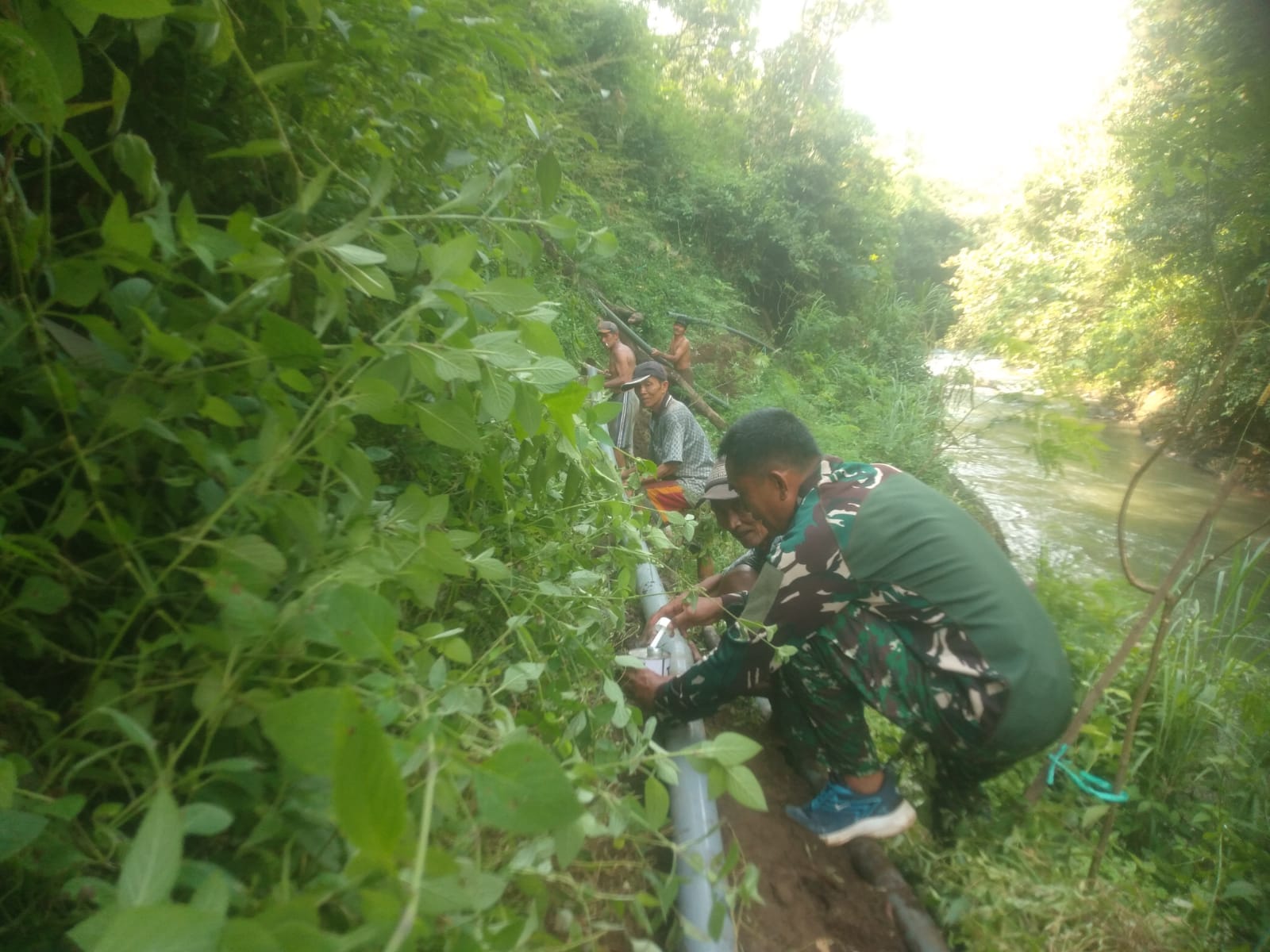Pengerjaan Pipanisasi dan Penimbunan Pipa di Dusun Klagin, Brabe Capai 80 Persen
