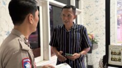 Banyak Pengendara Tuban Terkejut Saat Polantas Tuban Bantu Cek SIM STNK BPKB