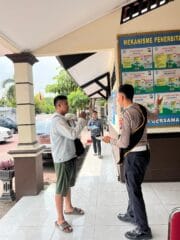 Warga Tuban Antusias Saat Polantas Menyapa, Tanya BPKB & SIM Langsung Dijawab