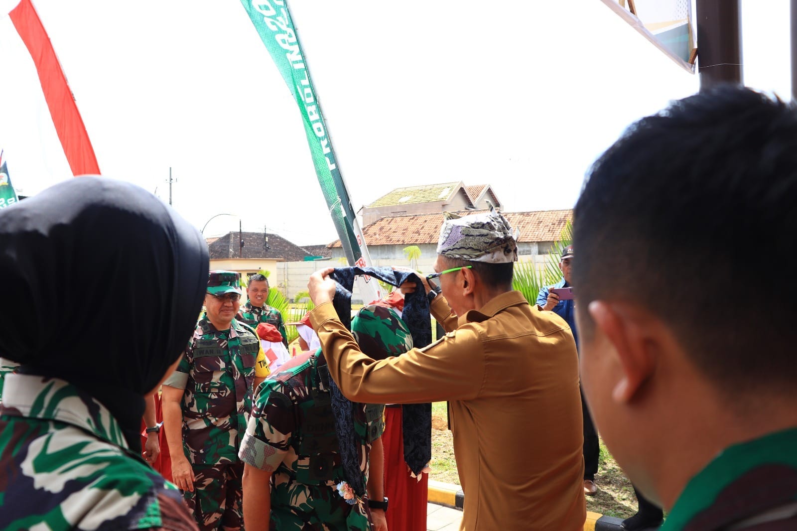 Tim Wasev TMMD ke 128 Disambut Meriah Oleh Semua Lapisan Masyarakat Tim Wasev TMMD ke 128 Disambut Meriah Oleh Semua Lapisan Masyarakat