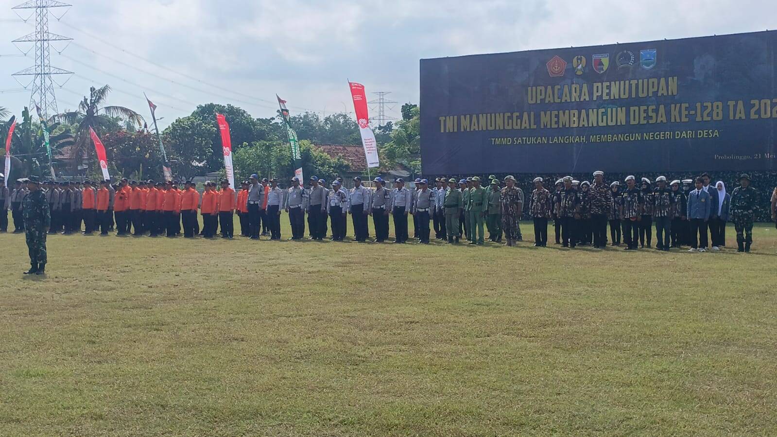 Kasdam V / Brawijaya Brigjen TNI Zainul Bahar Pimpin Upacara Penutupan TMMD Ke-128 Kodim 0820/Probolinggo