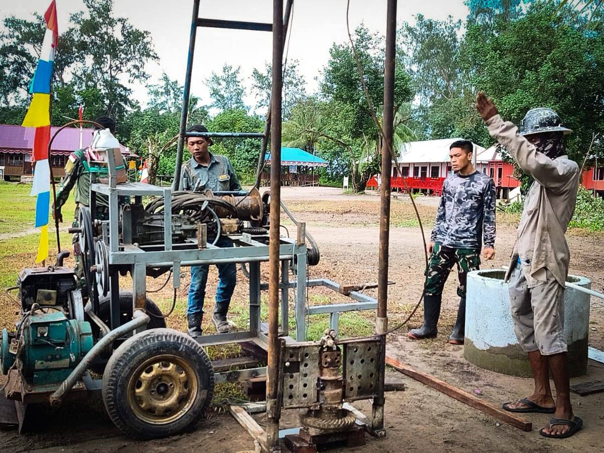Sumur Bor Pertama Hadir di Kampung Keakwa, Warga Tak Lagi Bergantung pada Air Hujan Sumur Bor Pertama Hadir di Kampung Keakwa, Warga Tak Lagi Bergantung pada Air Hujan