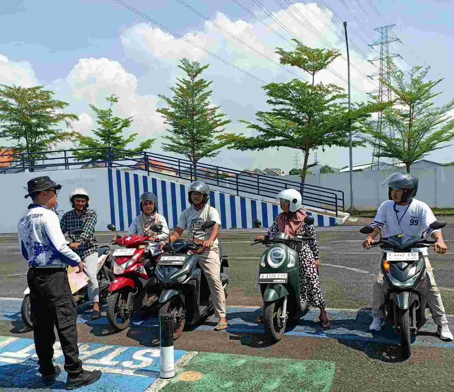 Polantas Tuban Bikin Warga Rela Berhenti, Urusan SIM dan BPKB Jadi Mudah