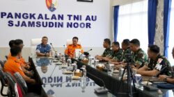Sinergi Tanpa Batas, Kabasarnas Beri Penghargaan Khusus untuk Lanud Sjamsudin Noor