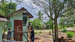 Satgas TMMD Kodim 0908/Bontang Percepat Finishing MCK Melalui Pengecatan