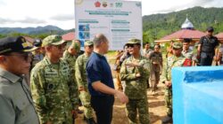 Kasum TNI Tinjau Rehabilitasi Pascabencana dan Serahkan Bantuan Air Bersih di Tapanuli Kasum TNI Tinjau Rehabilitasi Pascabencana dan Serahkan Bantuan Air Bersih di Tapanuli