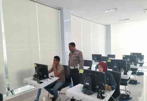SIM Hampir Habis dan STNK Bermasalah? Polantas Tuban Hadir Langsung di Tengah Warga SIM Hampir Habis dan STNK Bermasalah? Polantas Tuban Hadir Langsung di Tengah Warga