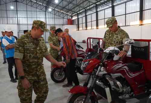 Dandim Bojonegoro dampingi Wakil Panglima TNI Tinjau Operasionalisasi KDKMP Desa Campurejo dan Pacul Dandim Bojonegoro dampingi Wakil Panglima TNI Tinjau Operasionalisasi KDKMP Desa Campurejo dan Pacul