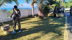 Jum’at Berkah, Personel Kodim 1505/Tidore Bersihkan Pesisir Pantai dan Lingkungan Kedaton