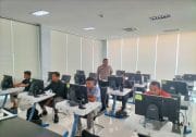 Awalnya Pelan karena Takut Razia, Pengendara Tuban Malah Dapat Solusi SIM dari Polantas Tuban