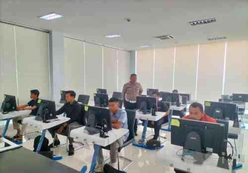 Awalnya Pelan karena Takut Razia, Pengendara Tuban Malah Dapat Solusi SIM dari Polantas Tuban