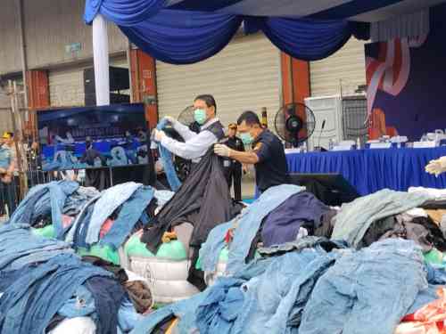 Tak Hanya Sita Barang, Menkeu Siapkan Langkah Hukum terhadap Kapal Pembawa Balpres Tak Hanya Sita Barang, Menkeu Siapkan Langkah Hukum terhadap Kapal Pembawa Balpres