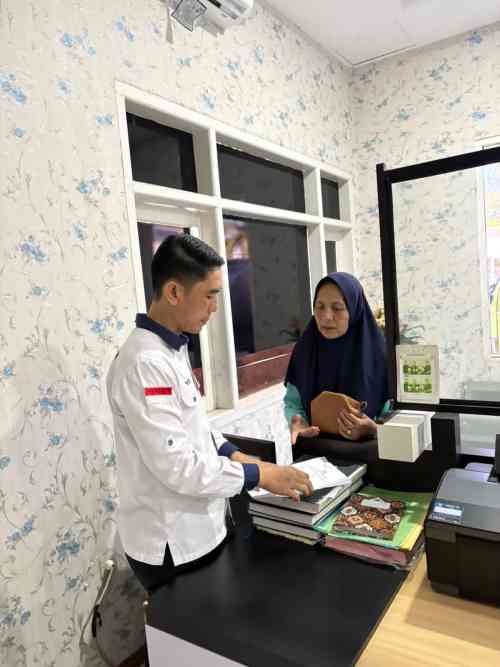 Pagi-Pagi Jalanan Tuban Mendadak Jadi Ruang Konsultasi, Polantas Tuban Bahas SIM dan BPKB