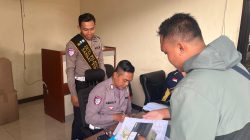 Ramai di Pinggir Jalan Tuban, Warga Kaget Polantas Tuban Justru Layani Urusan SIM dan STNK