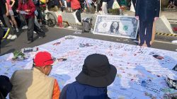 BEM UI Turun ke CFD, Orasi Kritis dan Tanda Tangan Warga Warnai Pagi Jakarta