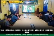 Jaga Kebersamaan, Anggota Babinsa Bersama Warga Gelar Nobar Piala Dunia