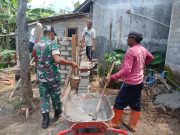 Wujudkan Lingkungan Sehat, Serda Eko Prayitno Bersama Warga Bangun MCK Untuk Keluarga Bapak Saiful