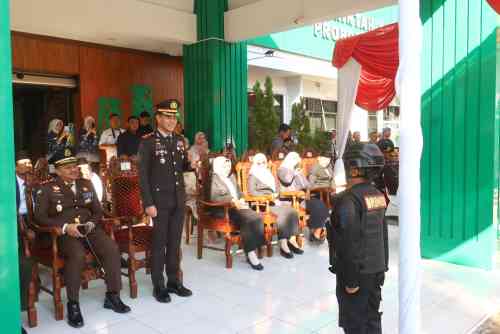 Hari Bhayangkara ke-80, Polres Probolinggo Kota Tegaskan Komitmen “Polri untuk Masyarakat” Hari Bhayangkara ke-80, Polres Probolinggo Kota Tegaskan Komitmen “Polri untuk Masyarakat”
