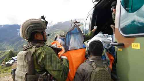 Koops TNI Habema berhasil Evakuasi Jenazah Pilot PT AMA Air, Gelar Operasi Khusus Perebutan Cepat dan SAR Taktis