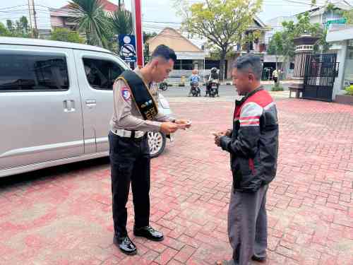 Bukan Razia, Polantas Tuban Buka Layanan SIM dan STNK yang Bikin Warga Berhenti