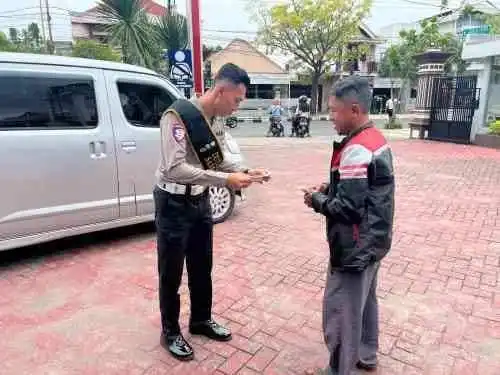 Bukan Razia, Polantas Tuban Buka Layanan SIM dan STNK yang Bikin Warga Berhenti