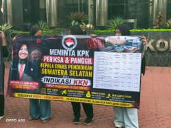 Demo di Gedung KPK, Massa Minta Gubernur Sumsel dan Kadisdik Diperiksa