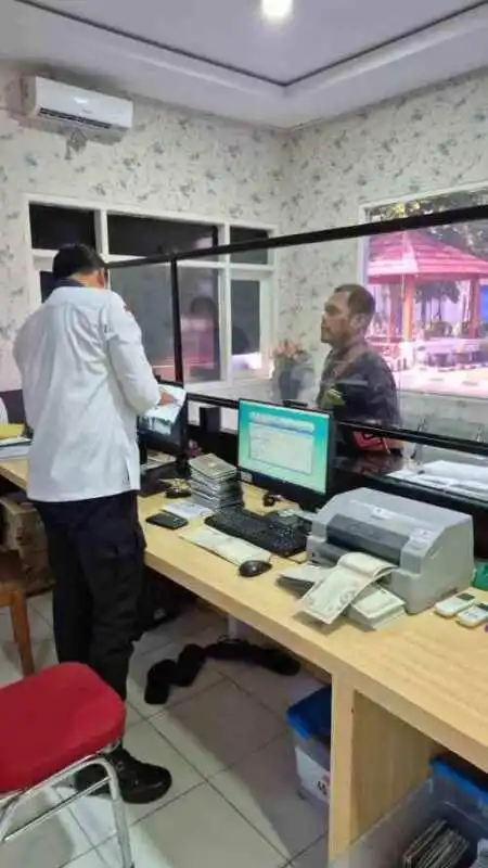 Tak Lagi Identik Razia, Polantas Tuban Buka Layanan SIM, STNK, dan BPKB di Jalan