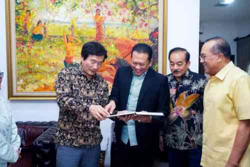 Terima Wali Kota Gyeongsan Korea Selatan, Bamsoet Dorong Investasi Korea di Bidang Smart Farm, Kosmetika dan Otomotif Terima Wali Kota Gyeongsan Korea Selatan, Bamsoet Dorong Investasi Korea di Bidang Smart Farm, Kosmetika dan Otomotif