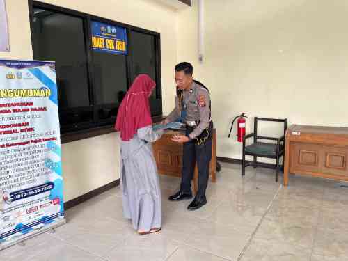 Program Polantas Tuban Menyapa Permudah Warga Urus SIM, STNK dan BPKB Tanpa ke Kantor Program Polantas Tuban Menyapa Permudah Warga Urus SIM, STNK dan BPKB Tanpa ke Kantor