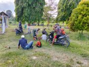 Jelang Pembukaan TMMD ke-129, Babinsa dan Warga Siapkan Lapangan Upacara