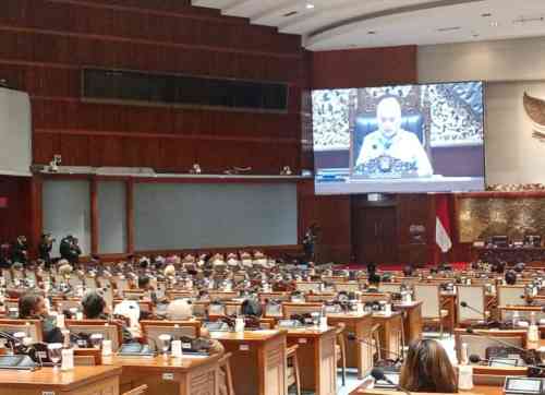 Rapat Paripurna DPR RI Bahas RUU Pertanggungjawaban APBN 2025, Pemerintah Paparkan Kinerja Fiskal Rapat Paripurna DPR RI Bahas RUU Pertanggungjawaban APBN 2025, Pemerintah Paparkan Kinerja Fiskal