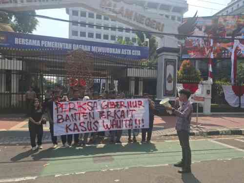Demo di Kemendagri, Massa Desak Pemeriksaan Gubernur Banten hingga Copot Sekda Musi Rawas Demo di Kemendagri, Massa Desak Pemeriksaan Gubernur Banten hingga Copot Sekda Musi Rawas