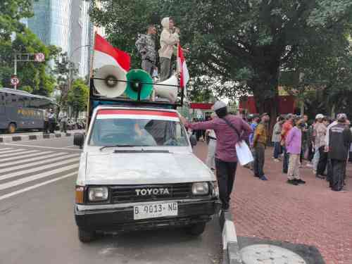 Demo di Gedung KPK, AMPUH Minta Dugaan Makelar Proyek dan Aliran Dana Ditelusuri