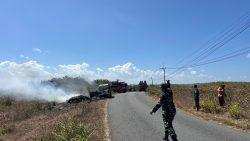 TIM DAMKAR YONIF TP 886/PJ SIGAP PADAMKAN KEBAKARAN KENDARAAN PICK UP DI JALAN RAYA TANGGUNG GUNUNG KEC.KALIDAWIR KAB.TULUNGAGUNG Respons Cepat Wujud Kepedulian TNI dalam Membantu Masyarakat
