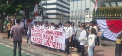 Bawa Spanduk Aspirasi, Massa Pemuda Soroti Dugaan Pelanggaran Etik Gubernur Banten