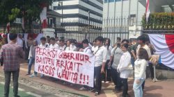 Bawa Spanduk Aspirasi, Massa Pemuda Soroti Dugaan Pelanggaran Etik Gubernur Banten
