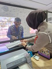 Polantas Tuban Sambangi Sudut Kota, Warga Antusias Cari Informasi SIM, STNK, dan BPKB