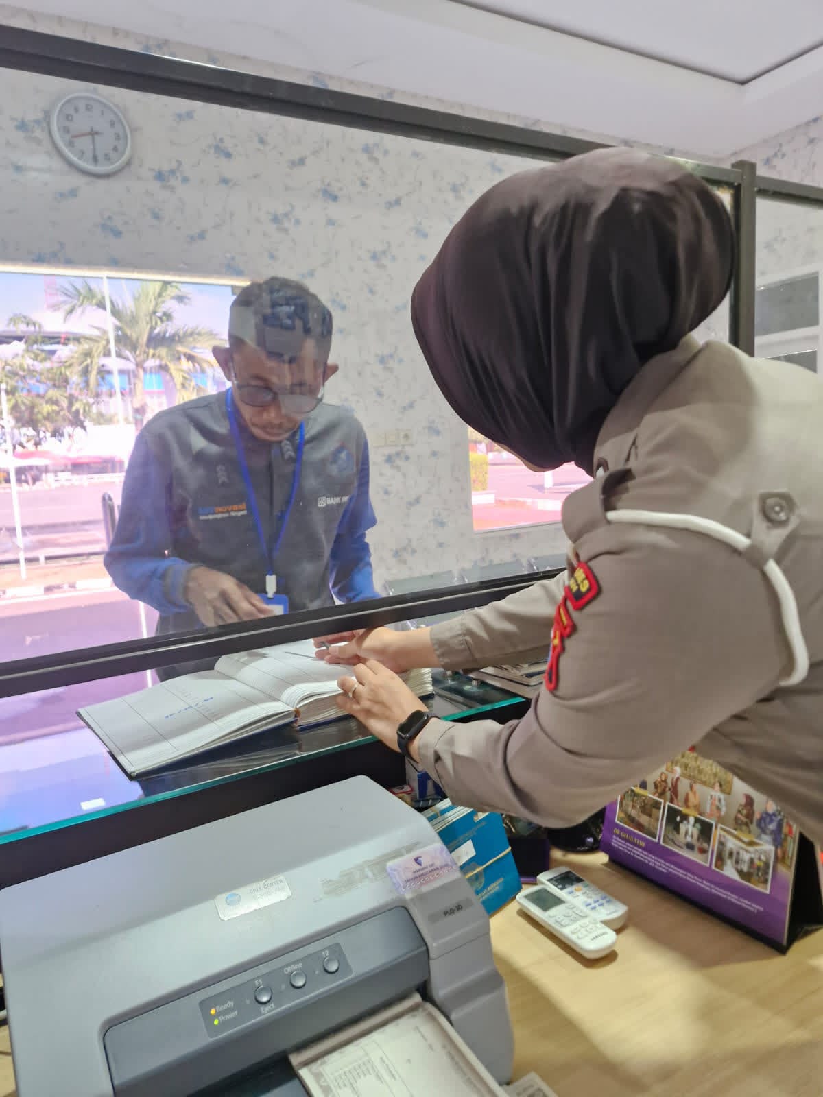Polantas Tuban Sambangi Sudut Kota, Warga Antusias Cari Informasi SIM, STNK, dan BPKB