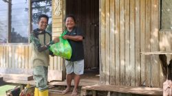 Satgas TMMD Ke-129 Kodim 1807/Sorong Selatan Bagikan 100 Paket Sembako dan Nutrisi, Wujud Nyata Kepedulian Cegah Stunting