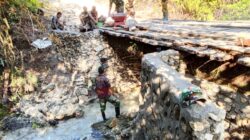Rehab jembatan capai 50 persen, Satgas TMMD ke-129 Kodim 1807/Sorong Selatan percepat akses dan tingkatkan kesejahteraan warga