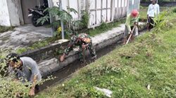 Perlancar Pasokan Air Sawah, Kopka Slamet Prasetiyo Bersama Poktan Rukun Makmur 1 Bersihkan Parit Irigasi