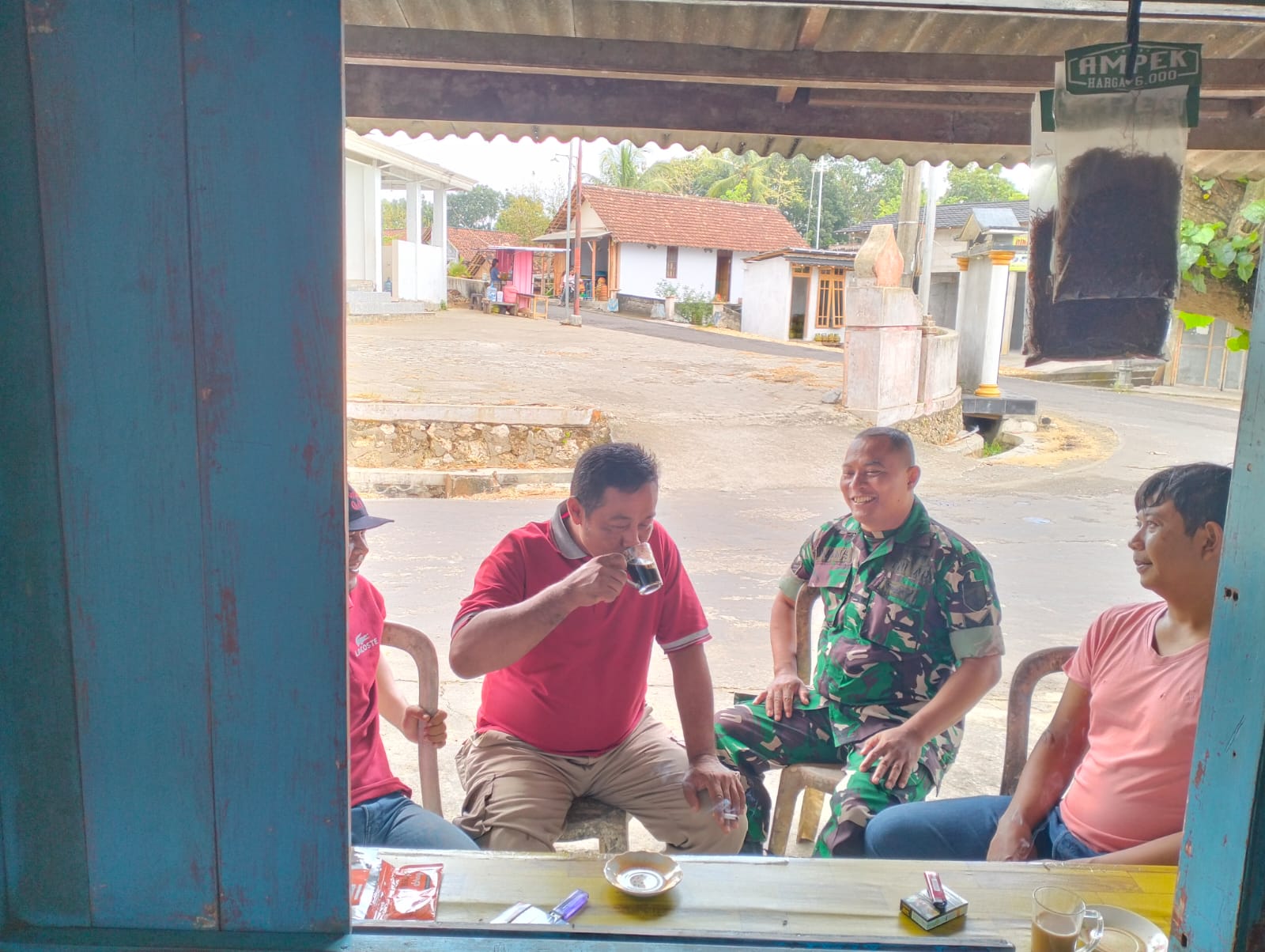 Jaga Kondusivitas Wilayah, Serka Imam Sungep Gelar Komsos Kamtibmas Bersama Warga Kedungbanteng Jaga Kondusivitas Wilayah, Serka Imam Sungep Gelar Komsos Kamtibmas Bersama Warga Kedungbanteng